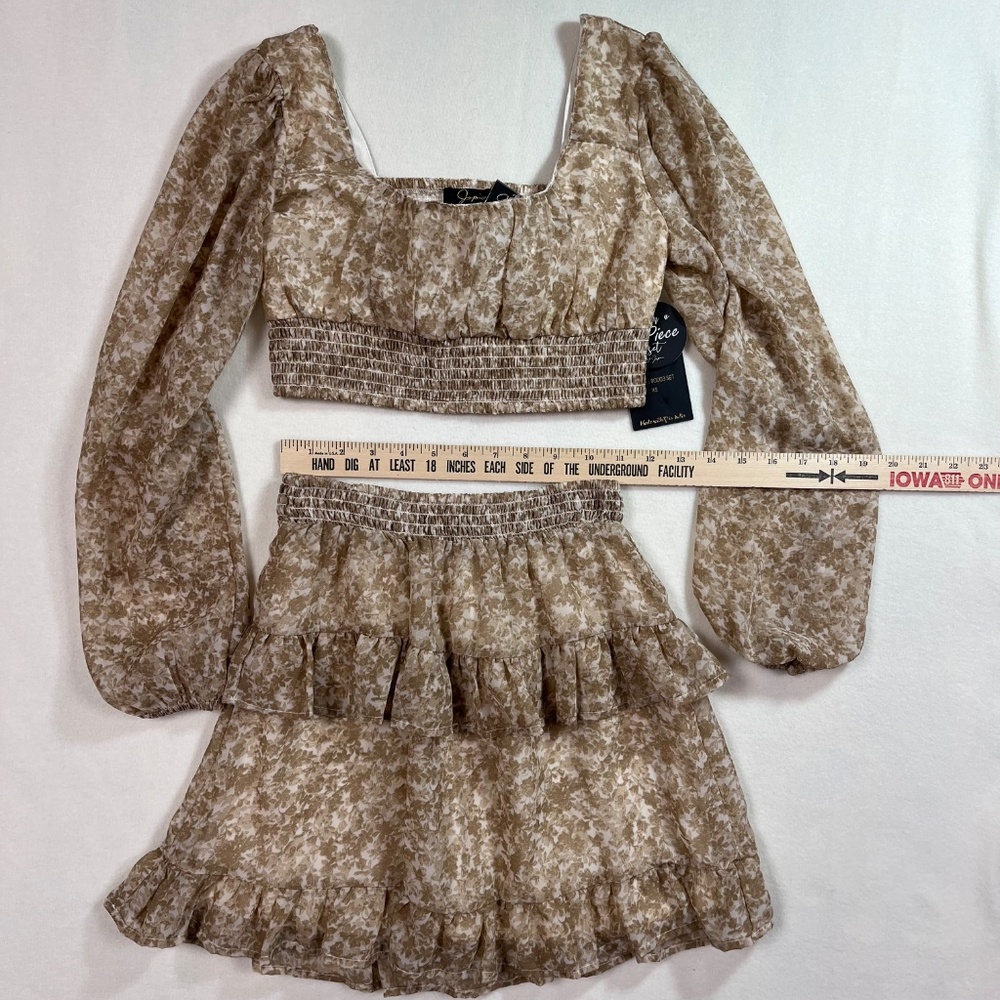Japan‎ Women's 2 Piece Cropped Top and Skirt Set Tan Size XS NWT - Picture 2 of 5